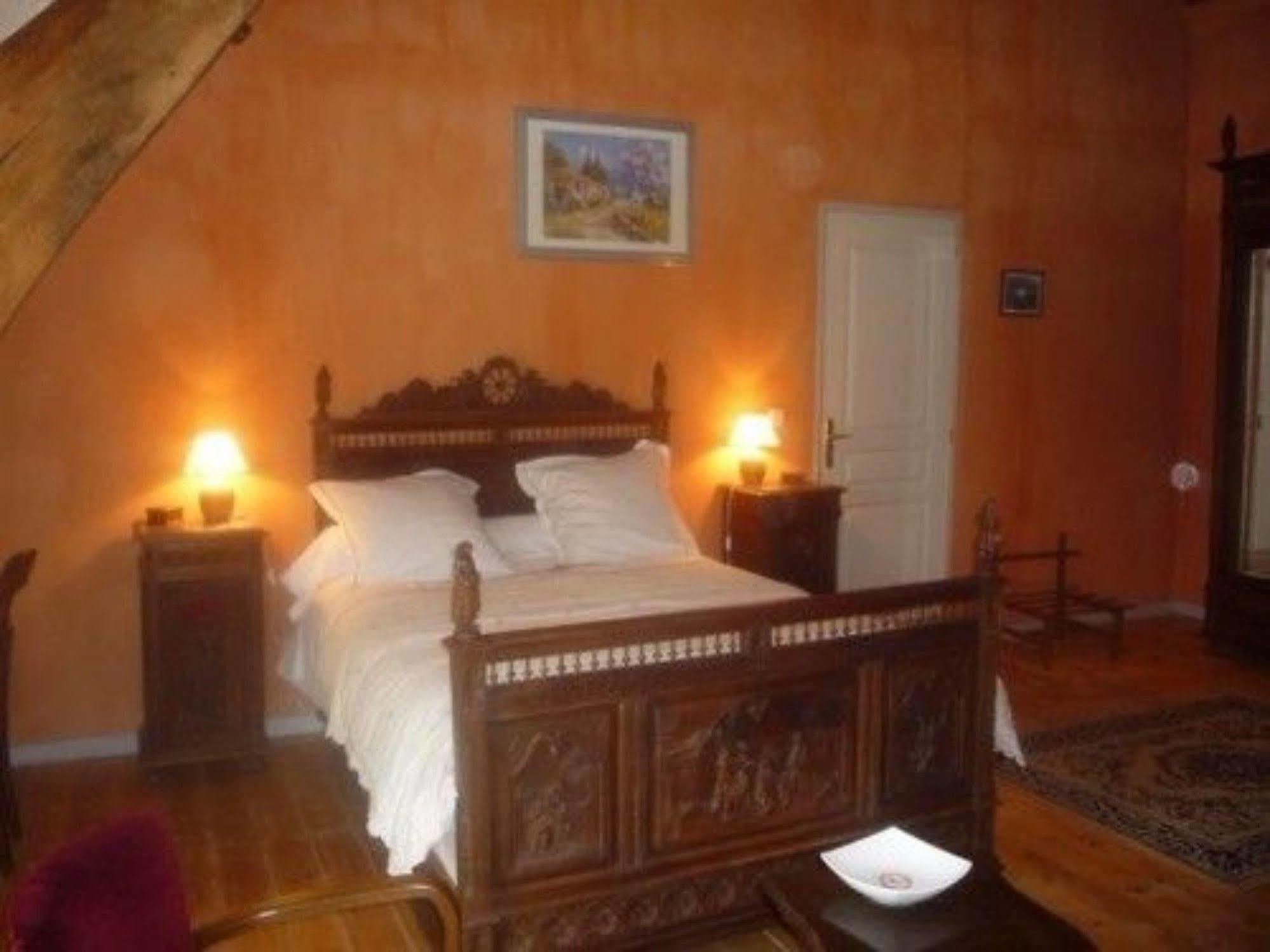 Au Mesnil Le Bas Bray Bed & Breakfast Bures-en-Bray Exterior photo