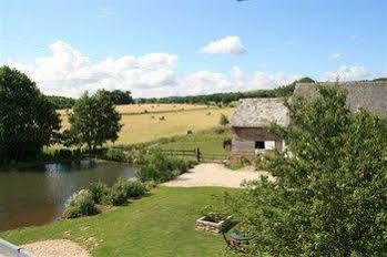 Au Mesnil Le Bas Bray Bed & Breakfast Bures-en-Bray Exterior photo